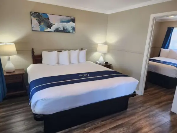 Omeo Suites Glass Beach Main image