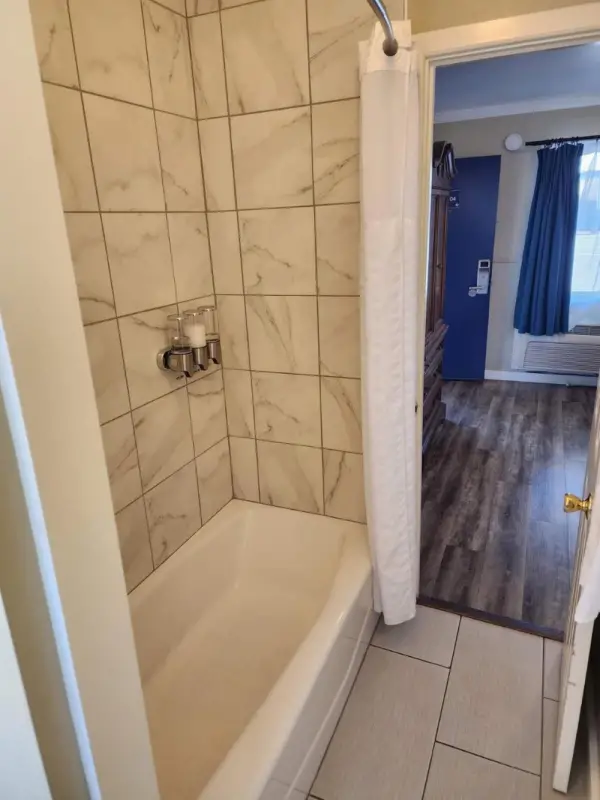 Omeo Suites Glass Beach 6